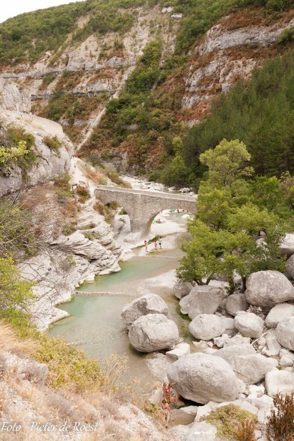 Appartement Entre Sisteron Et Gorges De La Meouge " Les Hauts De Toscane " Ribiers Luaran gambar